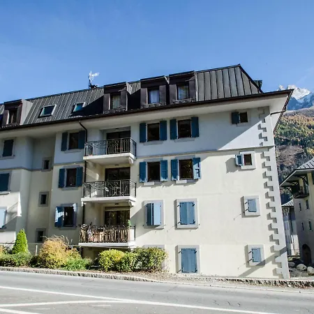 Grand Au Centre De Avec Wifi Et Garage, Proche Des Pistes - Fr-1-343-229
